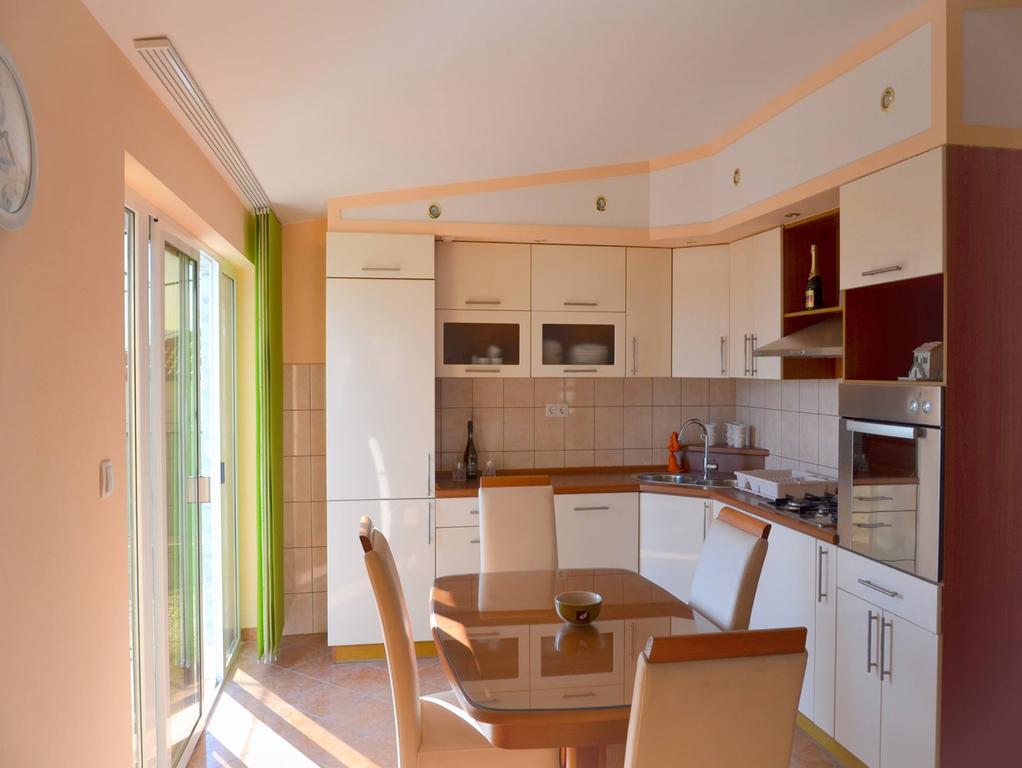Apartman Julienne Kaštela Cameră foto